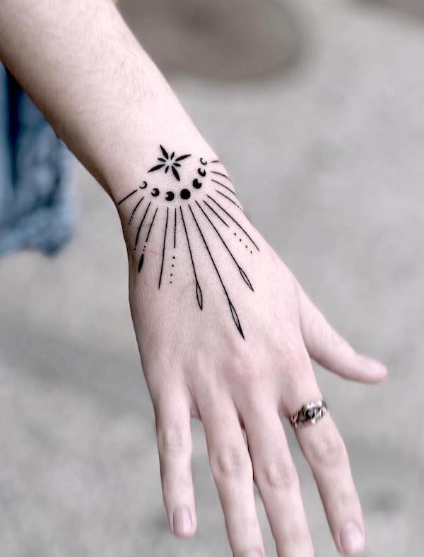 81 Hand Tattoos For Women with Meaning – Our Mindful Life