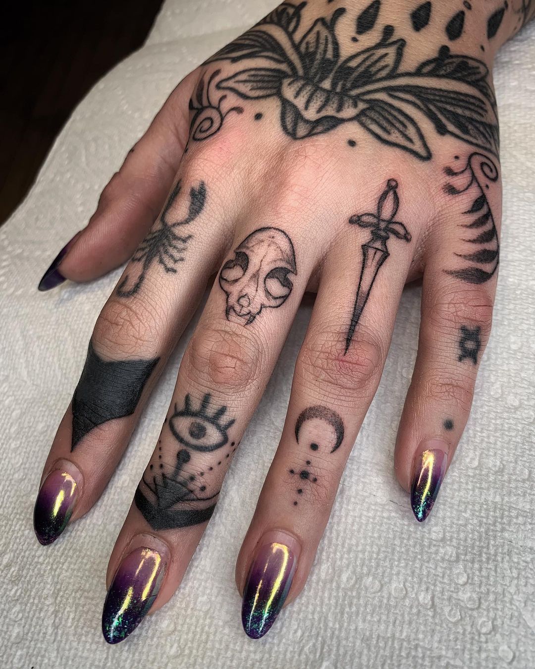 Pinky Promise: 40 Incredibly Cool Finger Tattoos